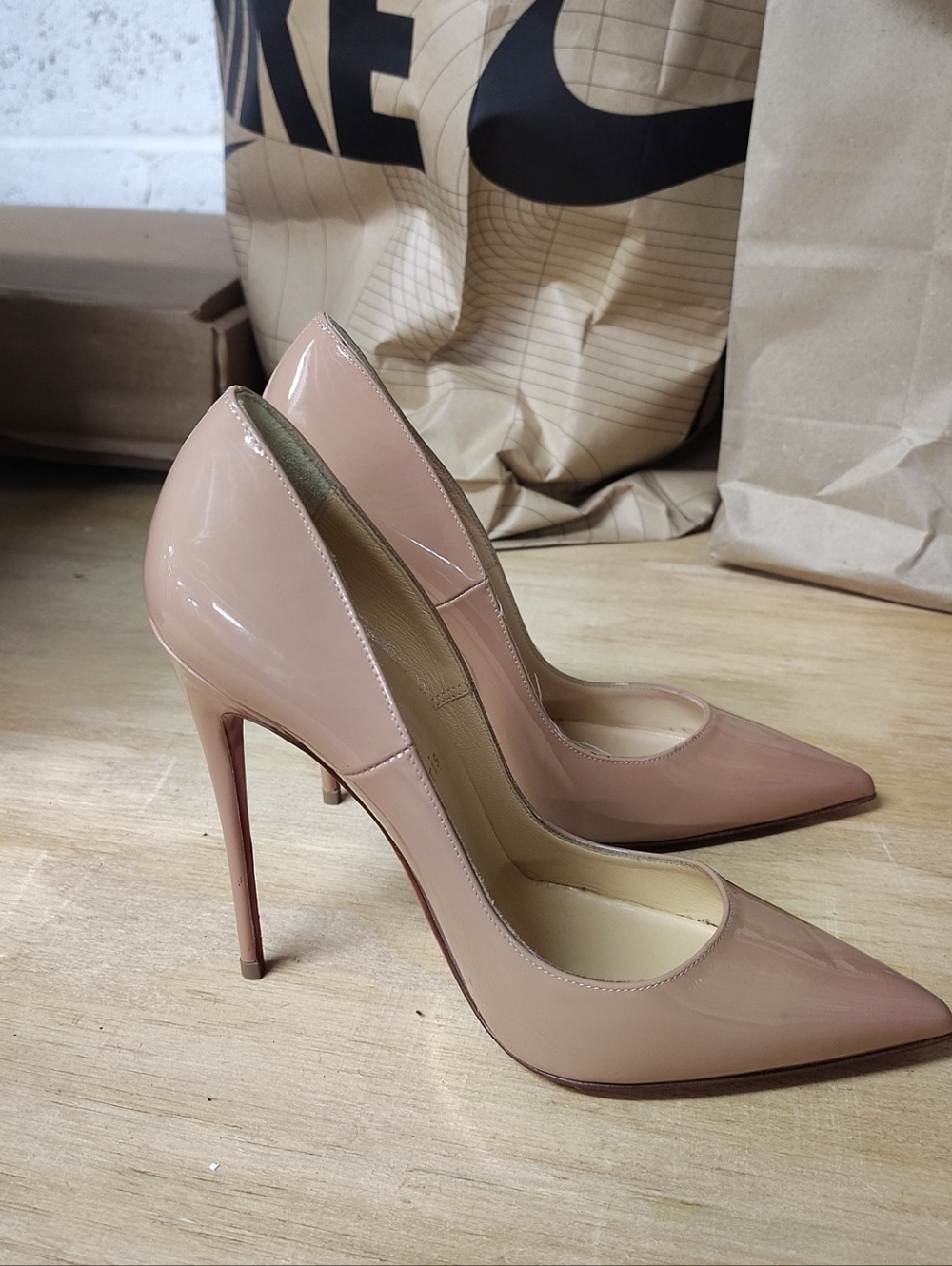 Christian Louboutin Pigalle Follies 100 Pointed Toe Patent 37 - Picture 2 of 6